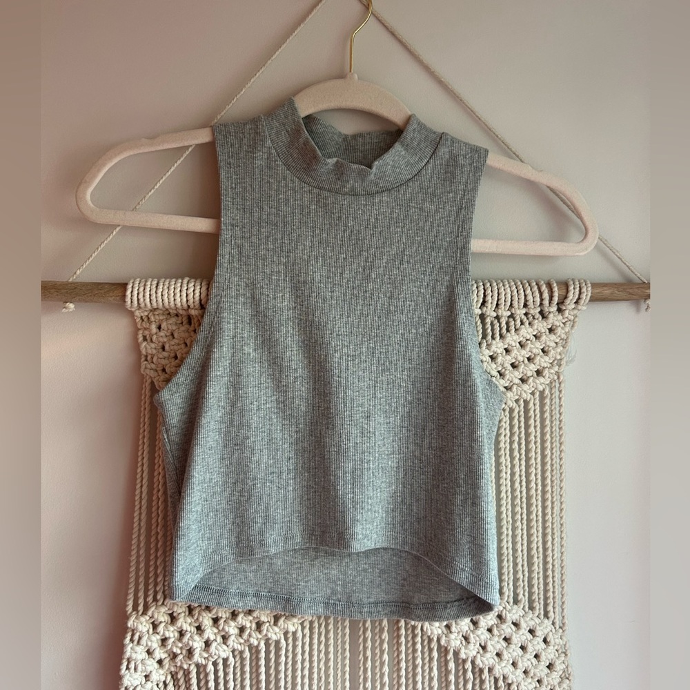 Gray cropped turtleneck tank